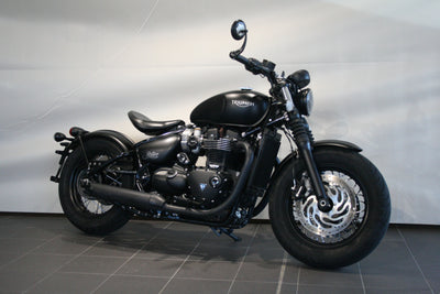 TRIUMPH BONNEVILLE BOBBER BLACK