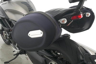 DUCATI DIAVEL STRADA