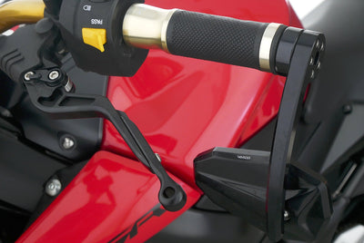 SUZUKI GSR 750