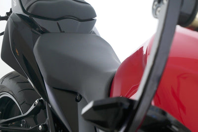 SUZUKI GSR 750