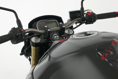 SUZUKI GSR 750