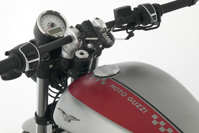 MOTO GUZZI V9 BOBBER