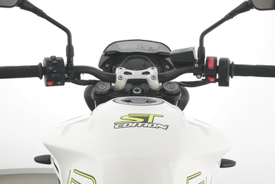 TRIUMPH STREET TRIPLE 765 R