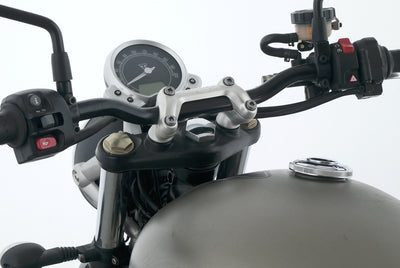 TRIUMPH STREET TWIN 900