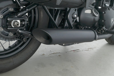 TRIUMPH BONNEVILLE BOBBER  BLACK