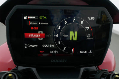 DUCATI STREETFIGHTER V2 S