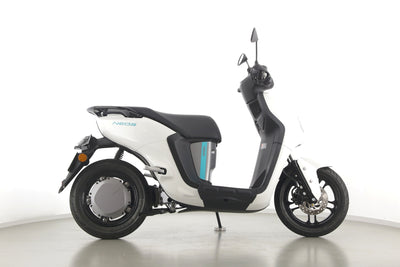 YAMAHA NEO'S DUAL BATTERY