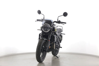 HUSQVARNA SVARTPILEN 401 2025