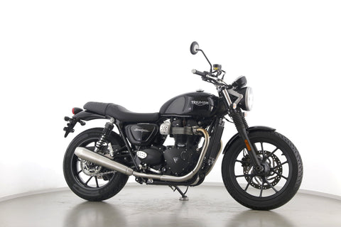 TRIUMPH STREET TWIN 900