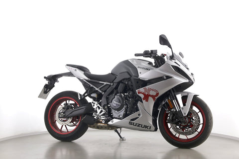 SUZUKI GSX 8 R