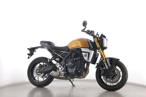 SUZUKI GSX 8 T