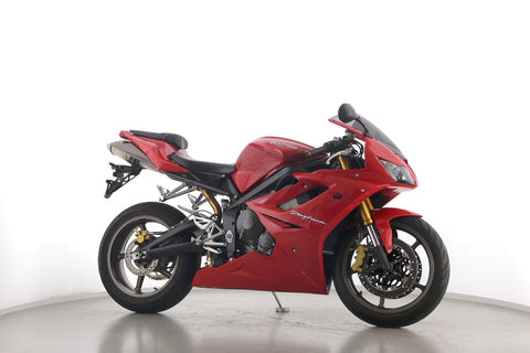 TRIUMPH DAYTONA 675
