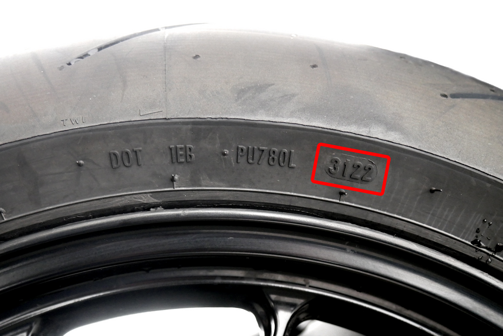 DOT-Nummer auf Reifen